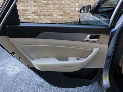 Used 2015 Hyundai Sonata SE w/ Option Group 09 image 16