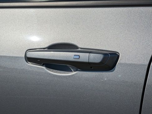 Used 2025 Chevrolet Equinox LT w/ Convenience Package II image 23