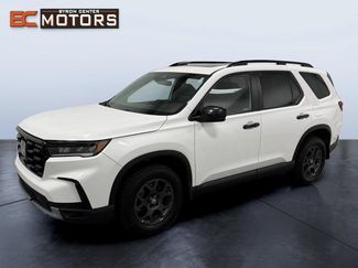 Used 2023 Honda Pilot TrailSport video 1