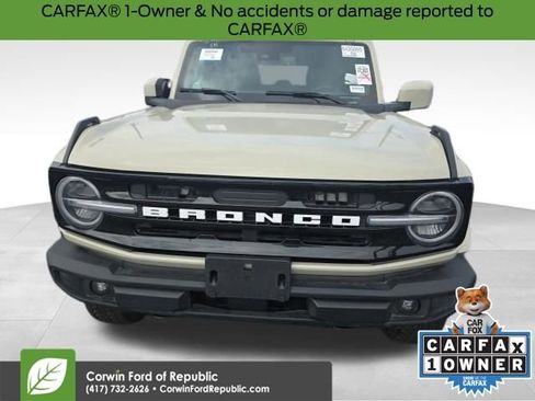 Used 2025 Ford Bronco Outer Banks image 3