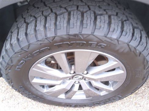 Used 2025 Nissan Pathfinder SV AWD/4WD image 25