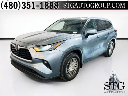 Used 2022 Toyota Highlander XLE image 1