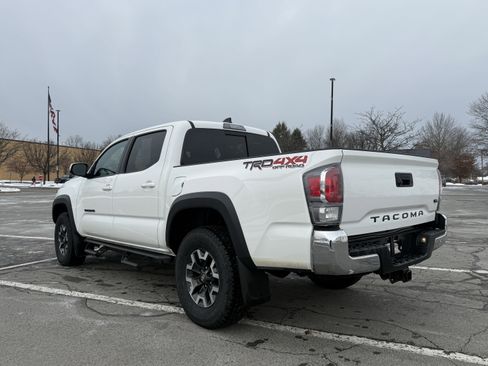 Used 2023 Toyota Tacoma TRD Off-Road image 9