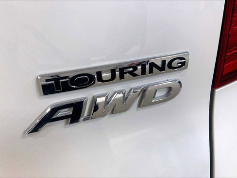 Used 2018 Honda Pilot Touring image 10