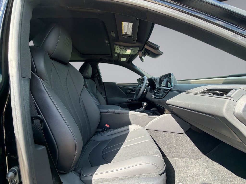 Used 2024 Lexus ES 350 F Sport w/ Accessory Package (Z2) FWD image 16