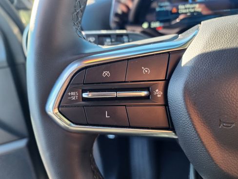 Used 2025 Chevrolet Equinox LT w/ Convenience Package II image 29