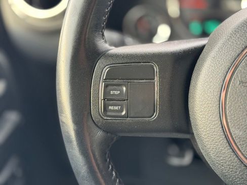 Used 2018 Jeep Wrangler Unlimited Sahara image 30