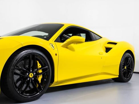 Certified 2019 Ferrari 488 GTB RWD image 30