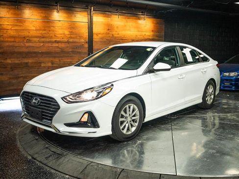 Used 2018 Hyundai Sonata SE FWD image 2