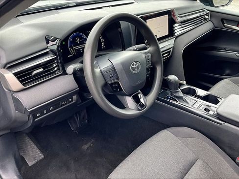 Used 2025 Toyota Camry LE FWD image 8