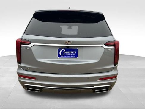 Used 2025 Cadillac XT6 Premium Luxury image 8