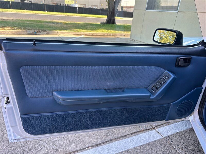 Used 1988 Ford Mustang LX RWD image 37