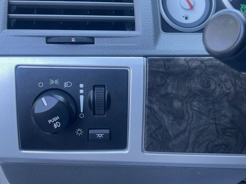 Used 2010 Dodge Grand Caravan SXT image 40