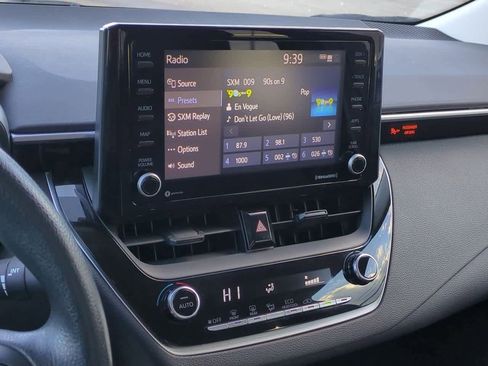 Used 2022 Toyota Corolla LE image 25