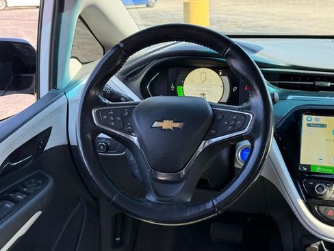 Used 2019 Chevrolet Bolt Premier w/ Infotainment Package image 7
