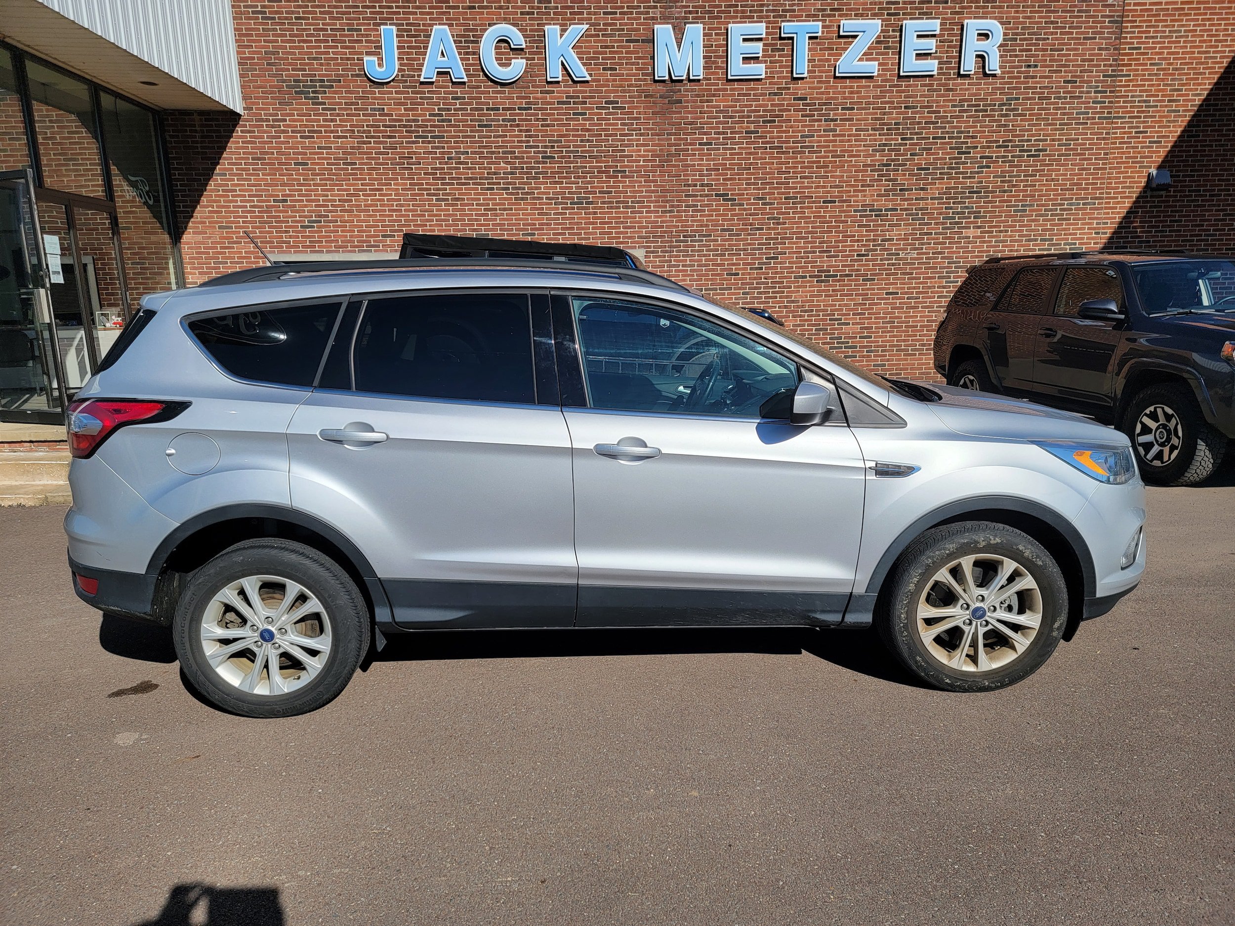 Used 2018 Ford Escape SEL AWD/4WD image 8