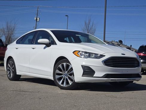 Used 2019 Ford Fusion SE AWD/4WD image 1