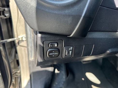 Used 2019 Toyota Corolla LE FWD image 13