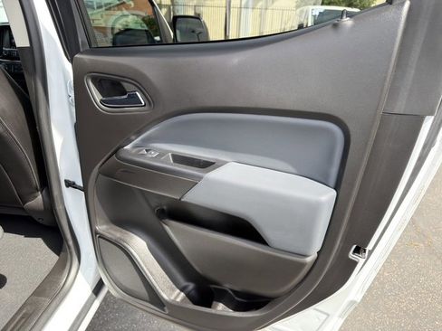 Used 2021 Chevrolet Colorado Z71 w/ Safety Package image 12