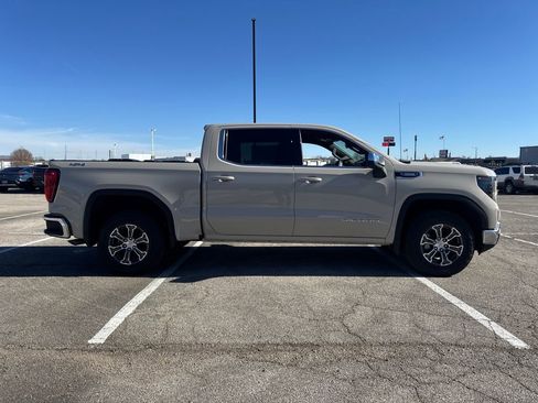 New 2026 GMC Sierra 1500 SLE w/ Preferred Package image 8