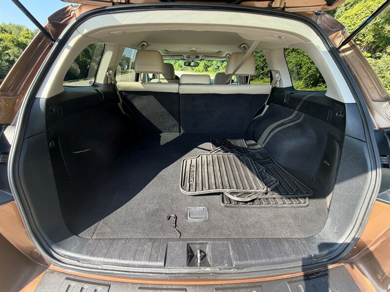Used 2012 Subaru Outback 2.5i Limited w/ Moonroof Pkg AWD/4WD image 9