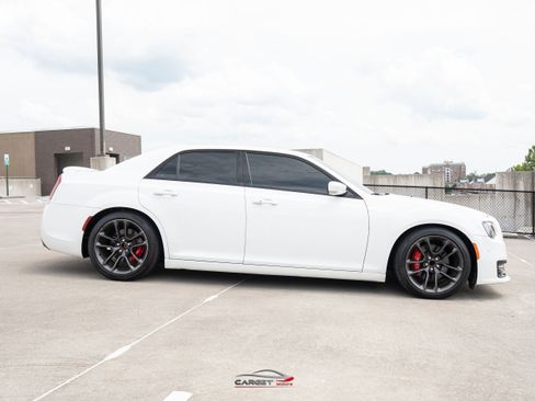 Used 2023 Chrysler 300 C RWD image 5