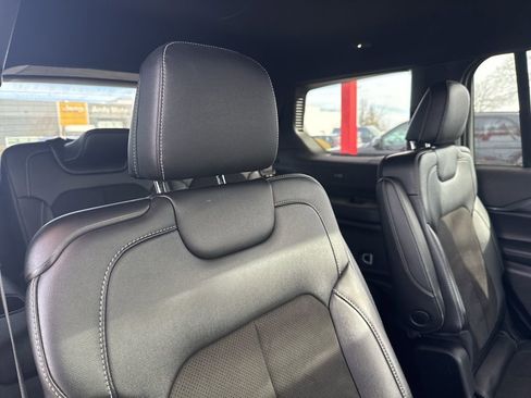 Used 2024 Jeep Grand Cherokee L Altitude image 27