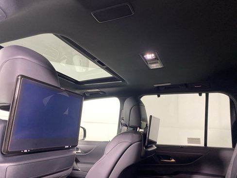 Certified 2024 Lexus LX 600 4WD w/ Luxury Package image 15