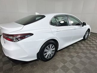 Used 2022 Toyota Camry LE FWD video 3