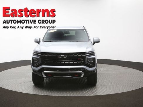 Used 2025 Chevrolet Suburban Z71 image 55