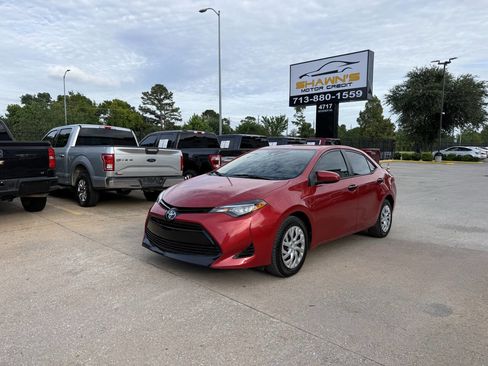 Used 2017 Toyota Corolla XLE FWD image 42