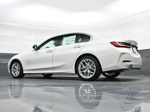 Used 2026 BMW 330i xDrive Sedan w/ Premium Package image 28