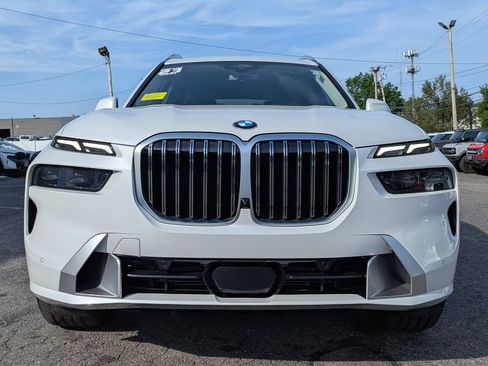 Used 2023 BMW X7 xDrive40i w/ Premium Package AWD/4WD image 5