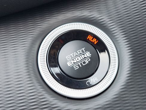 New 2025 Jeep Grand Cherokee Altitude image 14