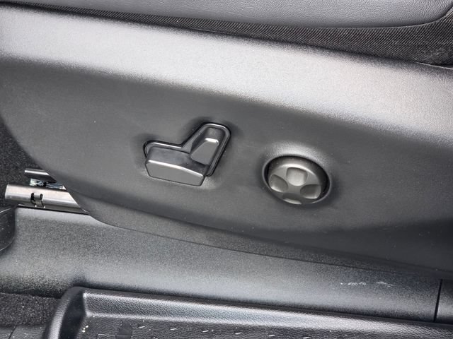 Used 2026 Chrysler Pacifica Select FWD image 14