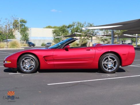 Used 2004 Chevrolet Corvette Convertible w/ Preferred Equipment Group image 10