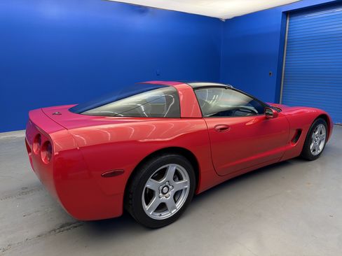Used 1997 Chevrolet Corvette Coupe image 7