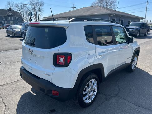 Used 2021 Jeep Renegade Latitude image 3