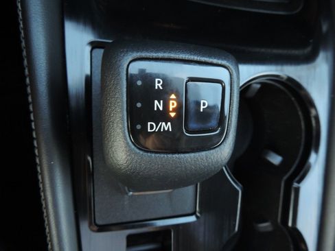 Used 2021 Nissan Rogue SL w/ Premium Package image 26