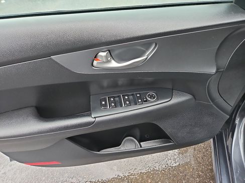 Used 2021 Kia Forte LXS image 14