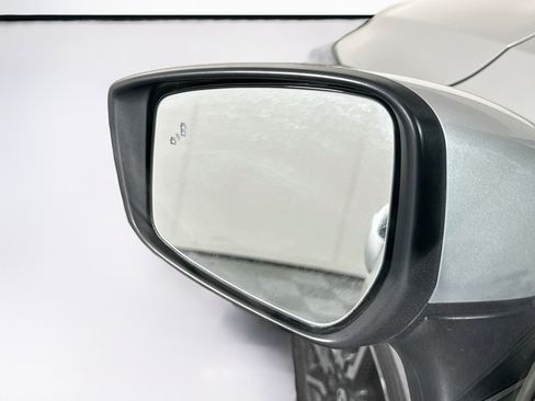 Used 2025 Nissan Versa SV FWD image 16