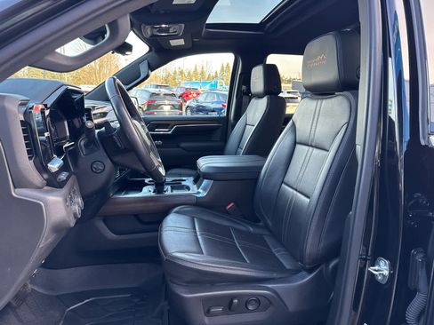 Used 2023 Chevrolet Silverado 1500 High Country w/ High Country Premium Package image 13