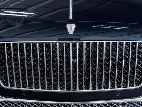 Used 2020 Bentley Flying Spur W12 image 16