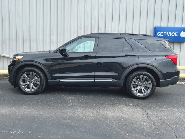 Used 2023 Ford Explorer XLT w/ Equipment Group 202A AWD/4WD image 6