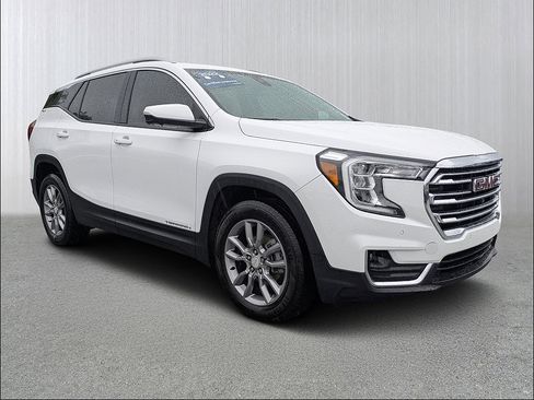 Used 2022 GMC Terrain SLT w/ Tech Package FWD image 1
