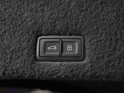 Used 2021 Lamborghini Urus image 13