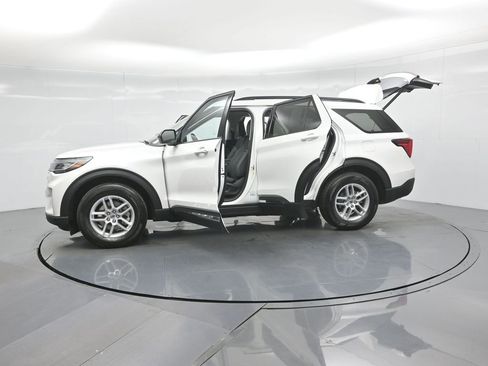 New 2025 Ford Explorer Active w/ Active Comfort Package image 35