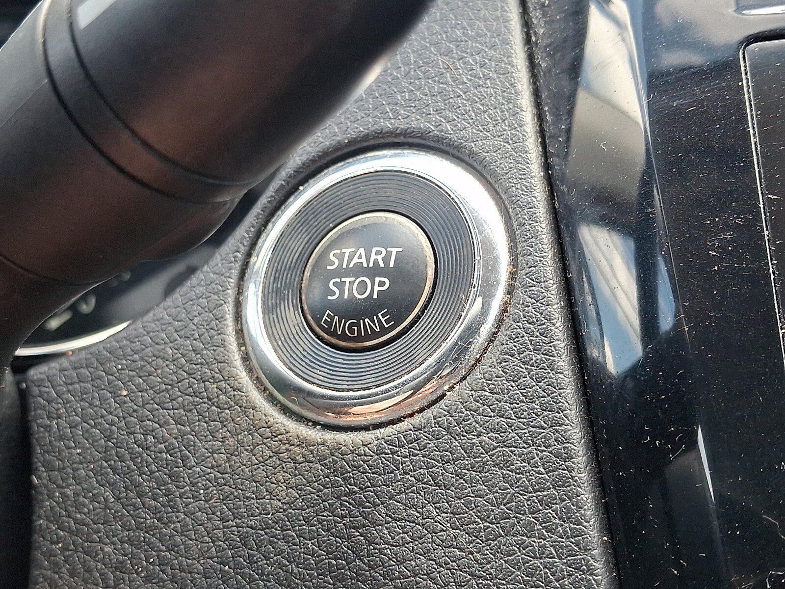 Used 2017 Nissan Rogue SV AWD/4WD image 24