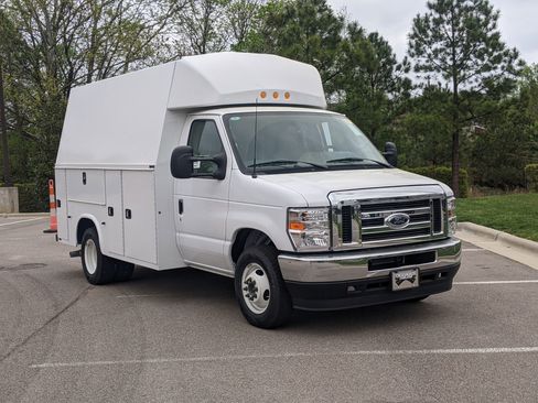 New 2025 Ford E-350 and Econoline 350 Super Duty w/ Power Equipment Group image 2