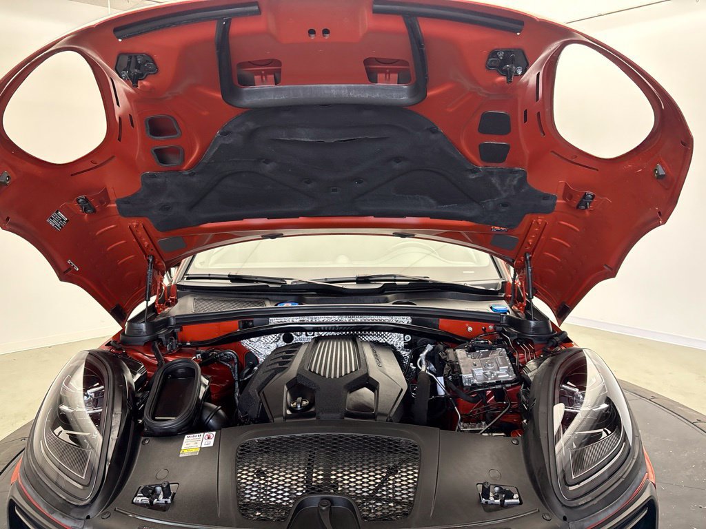 Certified 2023 Porsche Macan Turbo AWD/4WD image 13